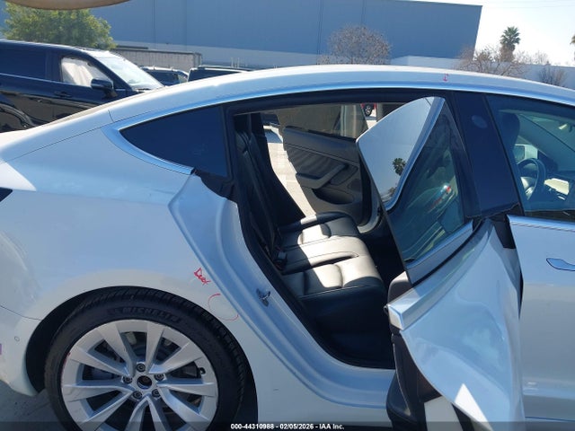 Продажа на аукционе авто 2019 Tesla Model 3 Long Range/mid Range/standard Range/standard Range Plus, vin: 5YJ3E1EA5KF401604, номер лота: 44310988