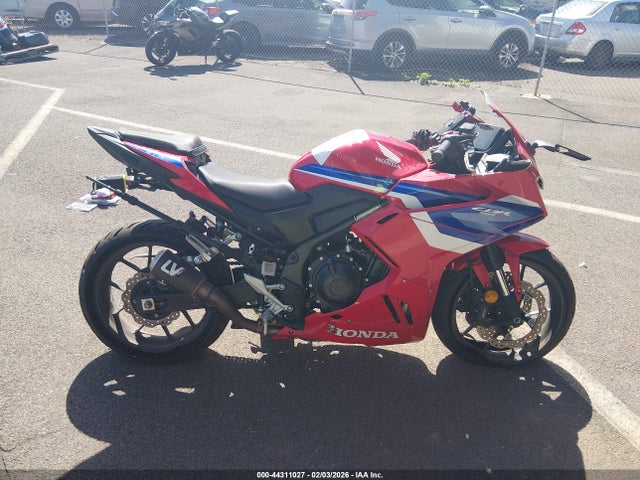 44311027 :رقم المزاد ، MLHPC7055S5102441 vin ، 2025 Honda Cbr500 Ra مزاد بيع