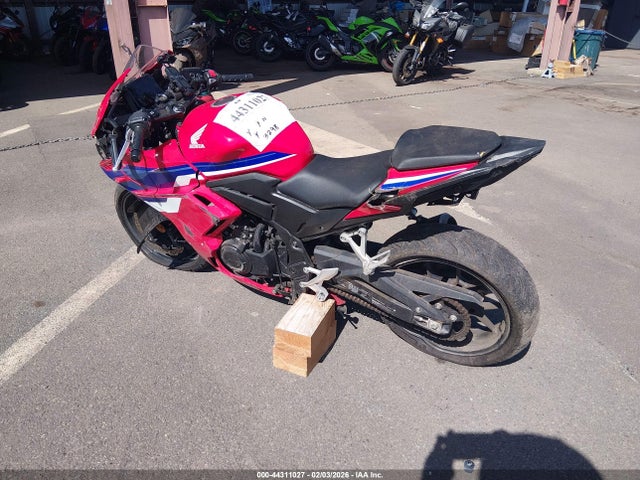 44311027 :رقم المزاد ، MLHPC7055S5102441 vin ، 2025 Honda Cbr500 Ra مزاد بيع