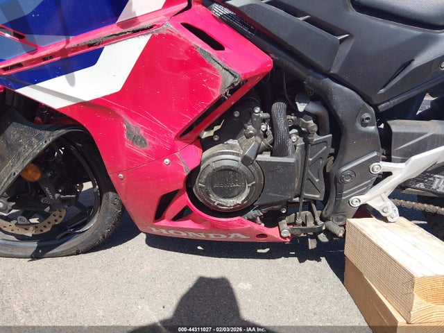 44311027 :رقم المزاد ، MLHPC7055S5102441 vin ، 2025 Honda Cbr500 Ra مزاد بيع