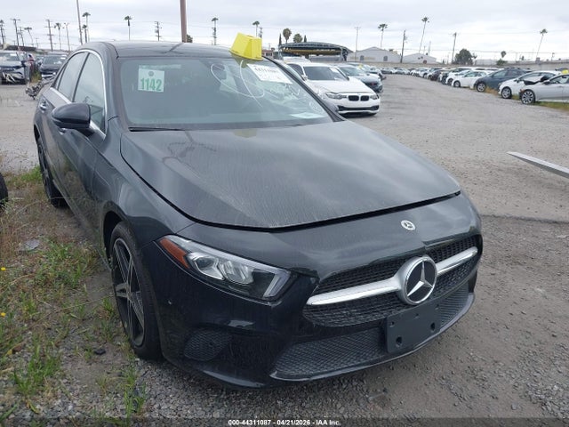 2022 MERCEDES-BENZ A 220 W1K3G4EB2NJ377771