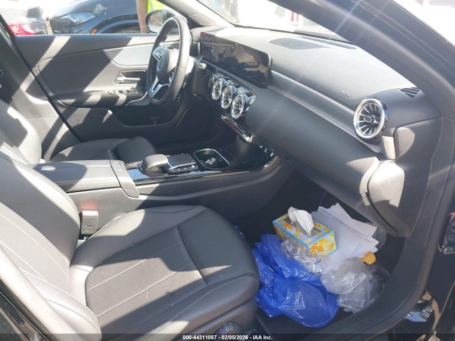 2022 MERCEDES-BENZ A 220 W1K3G4EB2NJ377771 Photo 4