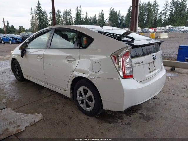 2013 TOYOTA PRIUS JTDKN3DU4D5563800 Photo 2