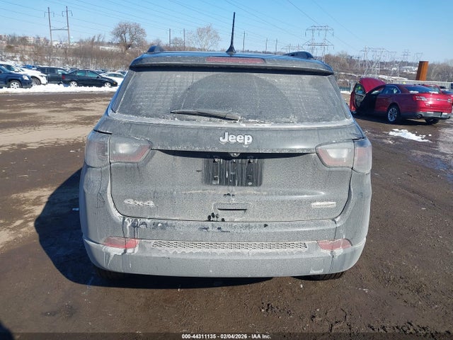 Jeep Compass Latitude Lux 4x4 2022 3C4NJDFB2NT128270 Image 17