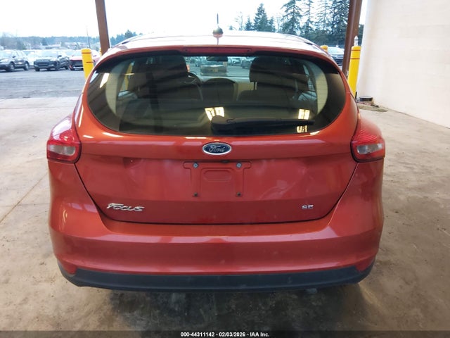 Ford FOCUS SE 2018 1FADP3K25JL313709 Image 16
