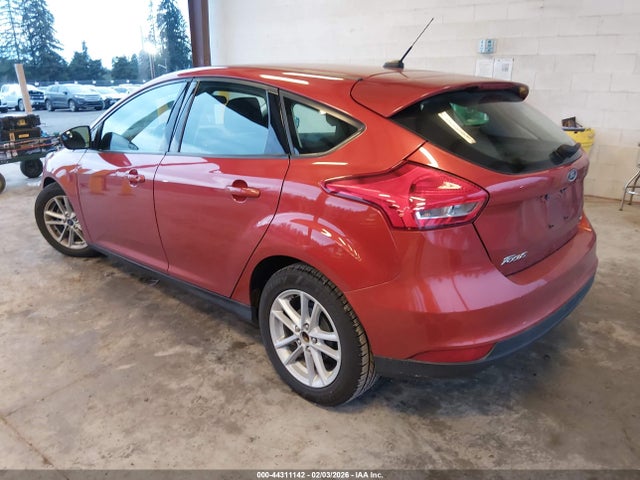 Ford FOCUS SE 2018 1FADP3K25JL313709 Image 3