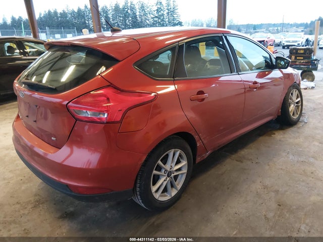 Ford FOCUS SE 2018 1FADP3K25JL313709 Image 4