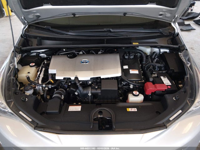 JTDKBRFU8H3040161 Toyota Prius Two