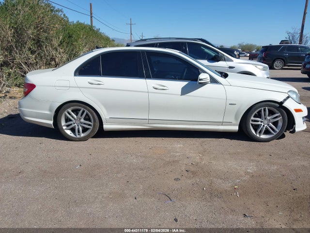 2012 Mercedes-benz C 250 Sport მანქანა იყიდება აუქციონზე, vin: WDDGF4HB4CR203540, აუქციონის ნომერი: 44311179