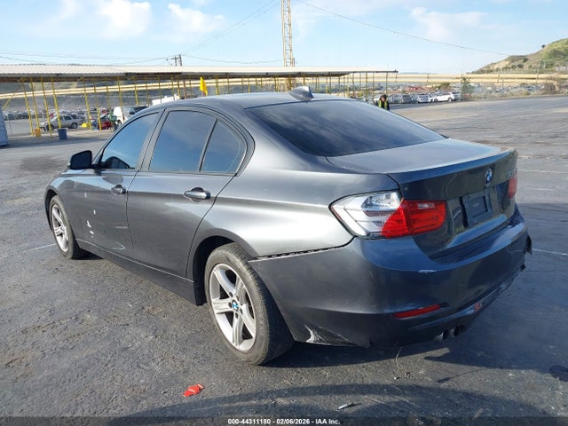 2013 BMW 328I WBA3C1C54DF440739 Photo 2