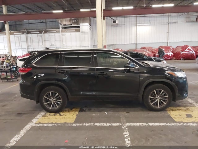 Toyota Highlander Xle 2018 5TDJZRFH1JS828083 Image 13