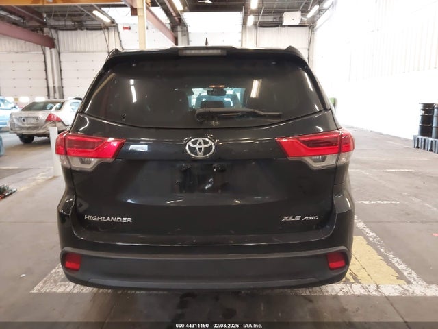 Toyota Highlander Xle 2018 5TDJZRFH1JS828083 Image 16