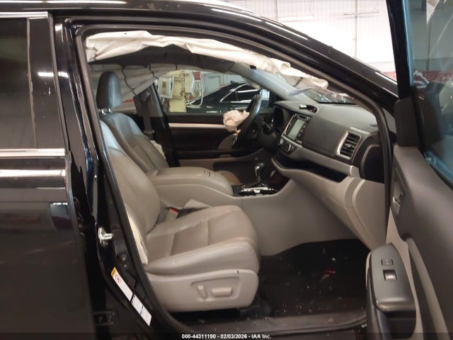 Toyota Highlander Xle 2018 5TDJZRFH1JS828083 Image 5