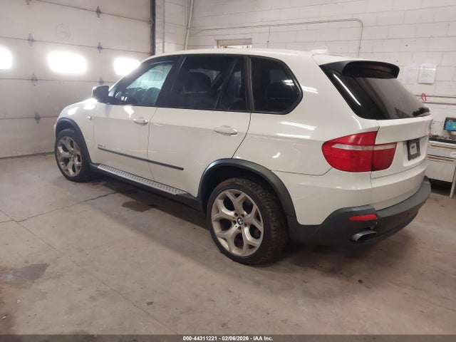 2010 BMW X5 5UXFE8C57AL312753 Photo 2