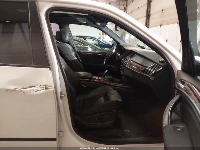 2010 BMW X5 5UXFE8C57AL312753 Photo 4
