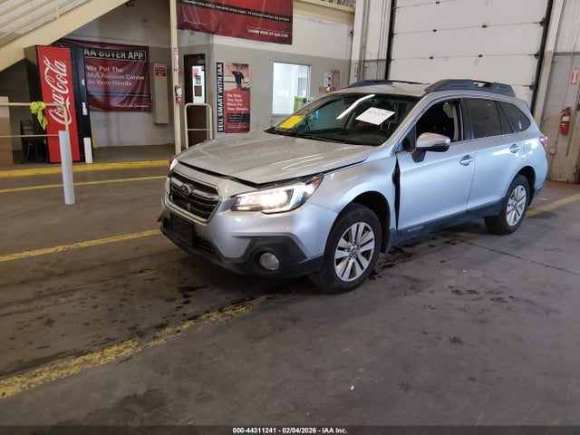 44311241 :رقم المزاد ، 4S4BSAFC7J3288248 vin ، 2018 Subaru Outback 2.5i Premium مزاد بيع