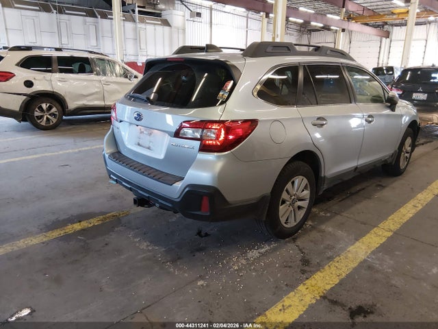 44311241 :رقم المزاد ، 4S4BSAFC7J3288248 vin ، 2018 Subaru Outback 2.5i Premium مزاد بيع