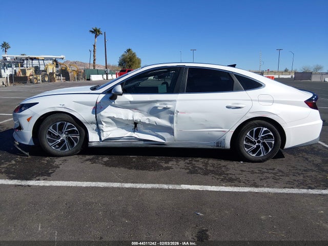 KMHL24JJ8MA036133 Hyundai Sonata Blue