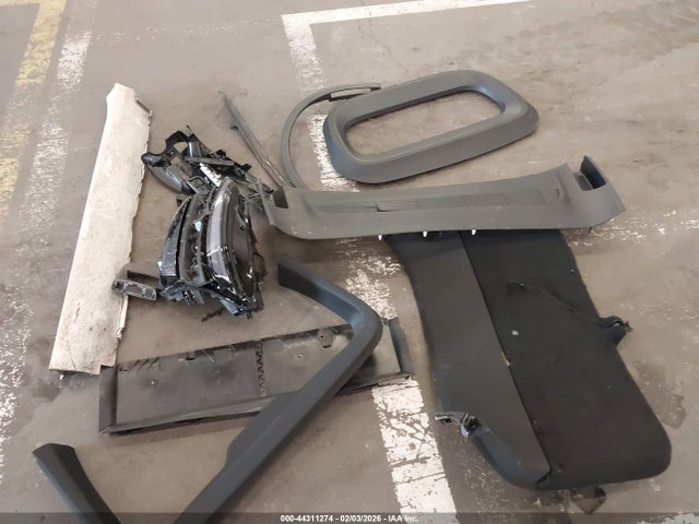 7SAYGDEE1TF395616 Tesla Model Y Long Range Launch Series/premium All-wheel Drive