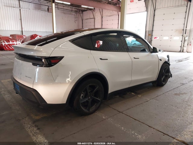 2026 TESLA MODEL Y 7SAYGDEE1TF395616 Photo 3