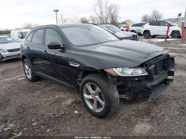 2017 JAGUAR F-PACE SADCJ2BV7HA084584 Photo 0