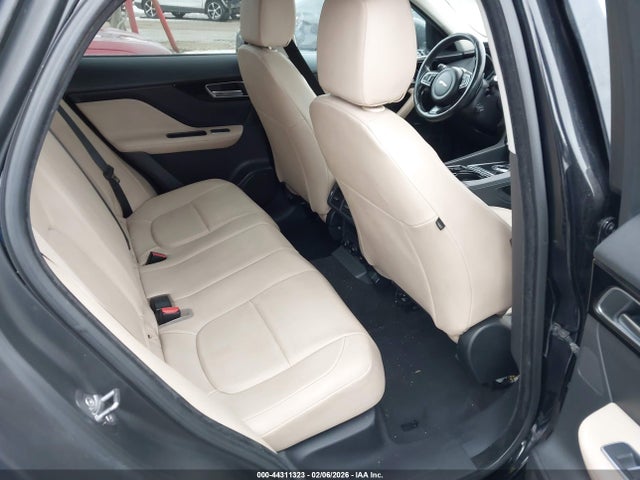 2017 JAGUAR F-PACE SADCJ2BV7HA084584 Photo 7