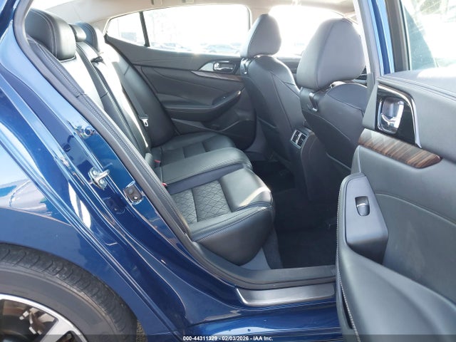 Aukcja sprzedaży 2017 Nissan Maxima 3.5 Platinum, vin: 1N4AA6AP1HC422164, numer aukcji: 44311329