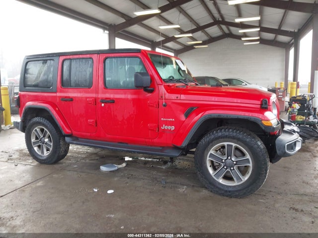 1C4HJXEG0JW247662 Jeep Wrangler Unlimited Sahara 4x4