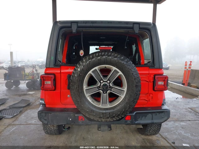1C4HJXEG0JW247662 Jeep Wrangler Unlimited Sahara 4x4