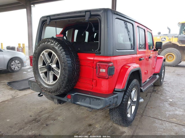 1C4HJXEG0JW247662 Jeep Wrangler Unlimited Sahara 4x4