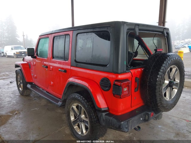 1C4HJXEG0JW247662 Jeep Wrangler Unlimited Sahara 4x4