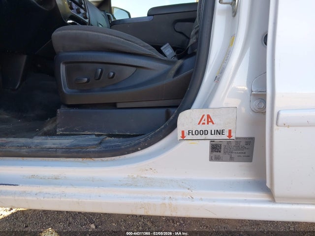 3GCUKREC6JG443639 Chevrolet Silverado 1500 2lt