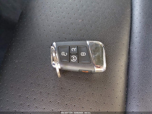 2021 VOLKSWAGEN ATLAS CROSS SPORT 1V2JC2CA7MC237390 Photo 10