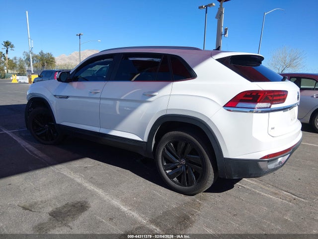 2021 VOLKSWAGEN ATLAS CROSS SPORT 1V2JC2CA7MC237390 Photo 2
