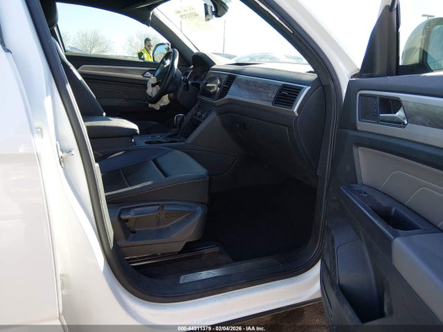 2021 VOLKSWAGEN ATLAS CROSS SPORT 1V2JC2CA7MC237390 Photo 4