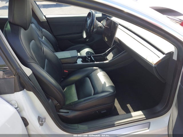 2019 TESLA MODEL 3 5YJ3E1EA8KF466768 Photo 4
