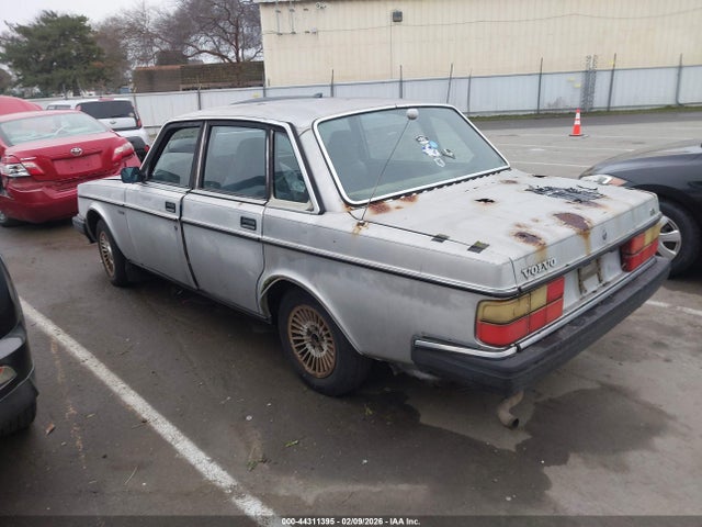 1984 VOLVO 244 YV1AX8844E1039921 Photo 2
