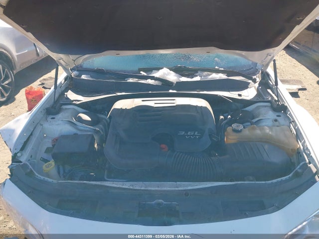 Продаж на аукціоні авто 2019 Chrysler 300 Limited Awd, vin: 2C3CCAKG6KH591037, номер лоту: 44311399