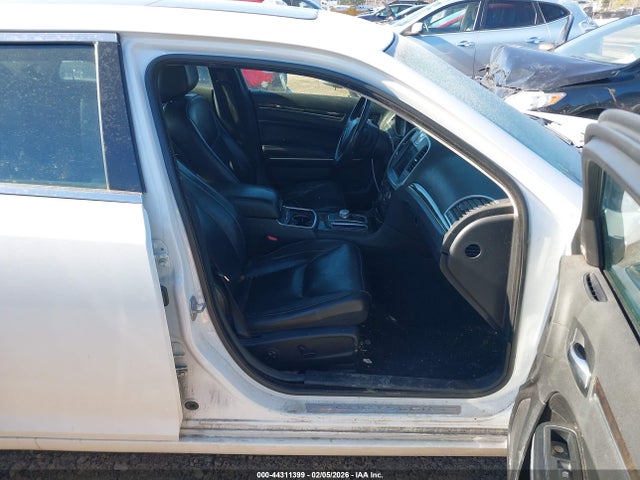 Продаж на аукціоні авто 2019 Chrysler 300 Limited Awd, vin: 2C3CCAKG6KH591037, номер лоту: 44311399