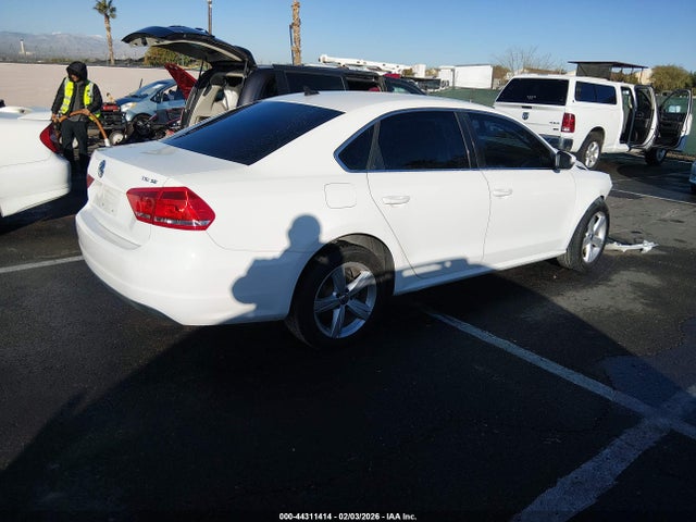 2015 VOLKSWAGEN PASSAT 1VWBT7A39FC016817 Photo 3