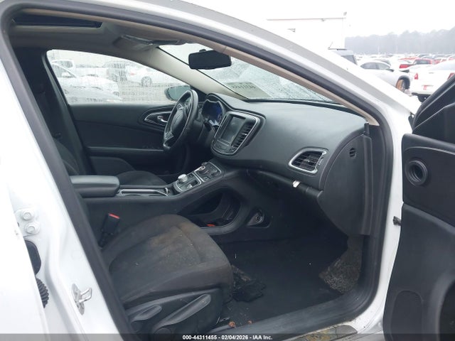2016 CHRYSLER 200 1C3CCCAB7GN168449 Photo 4