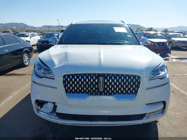 5LM5J9XC3LGL05570 Lincoln Aviator Black Label