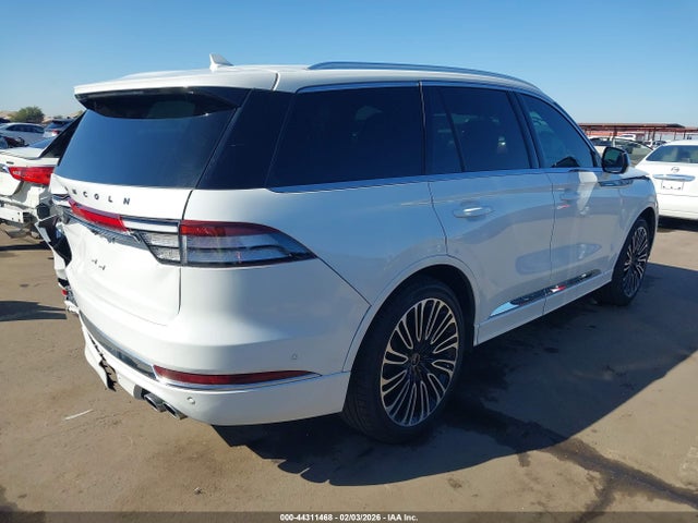 5LM5J9XC3LGL05570 Lincoln Aviator Black Label