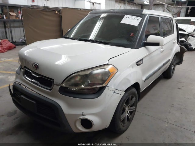 44311518 :رقم المزاد ، KNDJT2A51C7447465 vin ، 2012 Kia Soul مزاد بيع