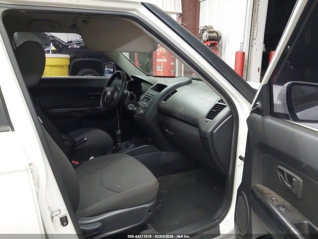 44311518 :رقم المزاد ، KNDJT2A51C7447465 vin ، 2012 Kia Soul مزاد بيع