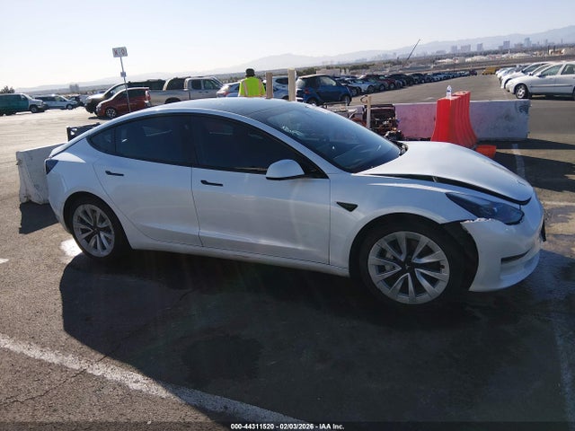 2021 Tesla Model 3 Standard Range Plus Rear-wheel Drive მანქანა იყიდება აუქციონზე, vin: 5YJ3E1EA3MF921996, აუქციონის ნომერი: 44311520