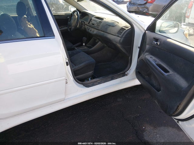 2004 TOYOTA CAMRY 4T1BA32K84U504604 Photo 4