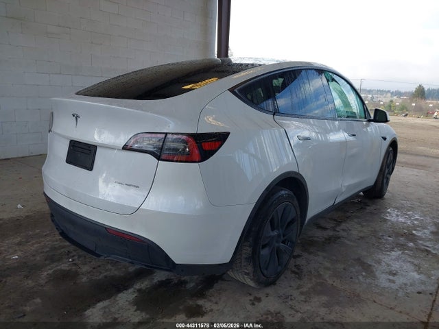 2024 TESLA MODEL Y 7SAYGDEE7RF160579 Photo 3