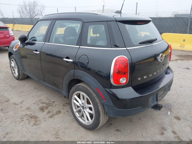 2015 MINI COUNTRYMAN WMWZB3C56FWR45385 Photo 2