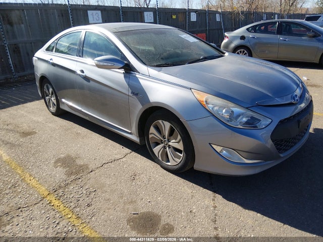 Hyundai Sonata Hybrid Limited 2015 KMHEC4A42FA119267 главное изображение